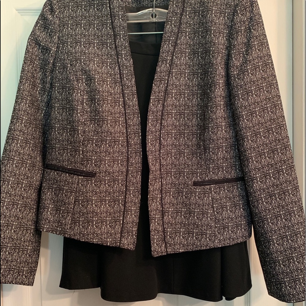 Tahari women’s dress suit - size 10